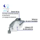 Luminario suburbano ABS con foco LED 30W 6500K sensor de luz 4